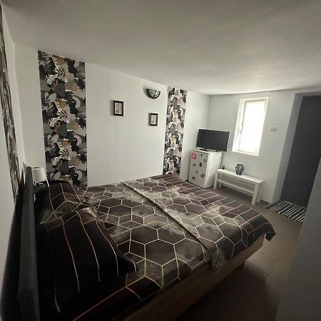 Camere De Inchiriat David Casa David Corbu Zewnętrze zdjęcie